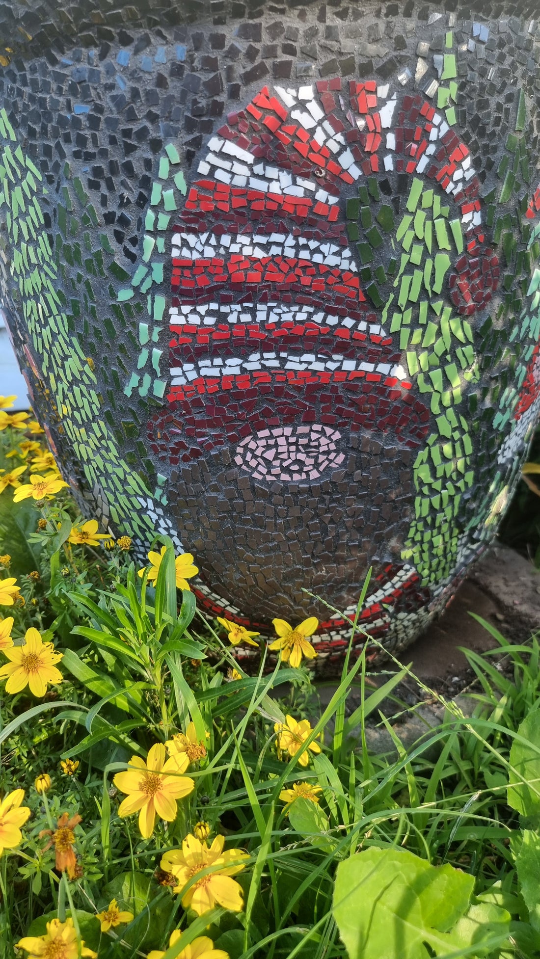 Behind the Christmas Pot: A Family Heirloom in Mosaic